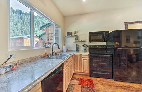 Dolores Cabin | Serene Dolores Cabin w/Patio & River Access!