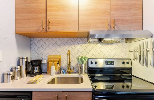 First Hill Condo | Serene downtown Seattle condo - Walk to Convention Center, Pike Place, top sites