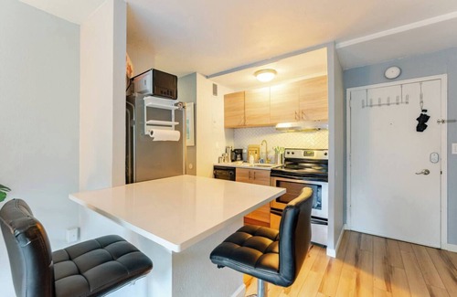 First Hill Condo | Serene downtown Seattle condo - Walk to Convention Center, Pike Place, top sites