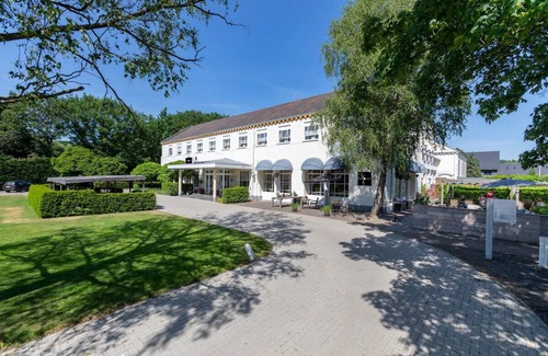 Bosschenhoofd Hotel | Serene Escape in Bosschenhoofd near top Nature trails, water park & local sites