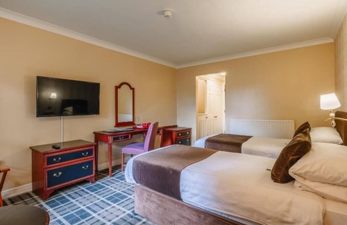 Ipswich Hotel | Serene Getaway in Ipswich | Breakfast, Pool, Spa Treatment & Historic Vibes