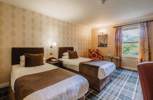 Ipswich Hotel | Serene Getaway in Ipswich | Breakfast, Pool, Spa Treatment & Historic Vibes