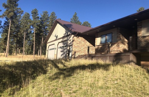 Lead House | Serene getaway minutes from the nightlife of Deadwood SD and Sturgis