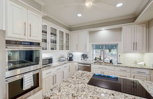 Lakeway House | Serene home overlooking Lake Travis with indoor-outdoor living & stunning views