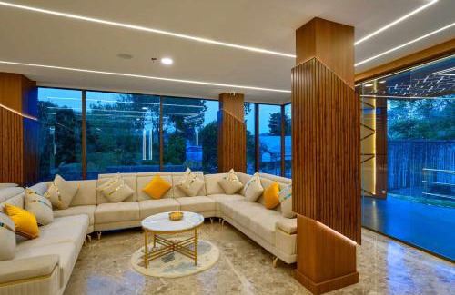 Vazhayil Hotel | Serene Horizon