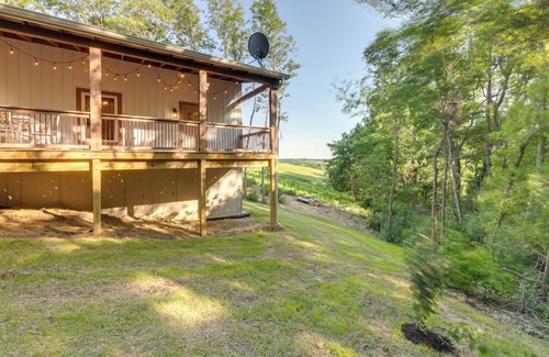 Williamstown Cottage | Serene Kentucky Cabin w/Fireplace + Fire Pit!