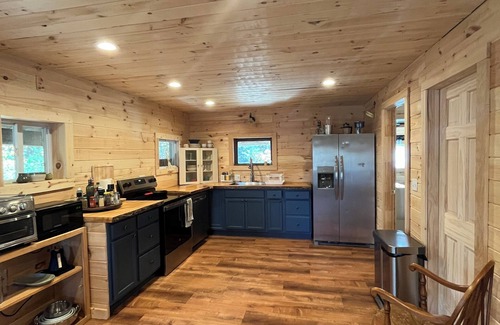 Eddington House | Serene Lakefront Retreat - 3 bedroom, pet-friendly, private, boat access