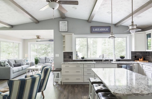 Grawn House | Serene Lakehouse - Private Beach, Kayaks, Pickleball, various games, and near TC