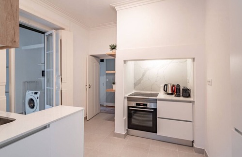 Misericordia Apartment | Serene Nest in Lisbon Old Town