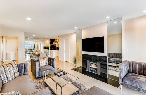 Santa Ana Heights Apartment | Serene ocean-view condo with tennis, pool, hot tub & balcony - snowbird-friendly