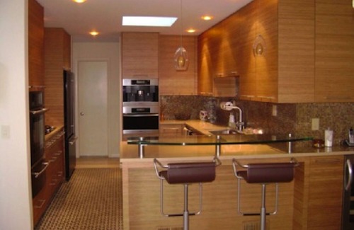 East Hampton House | Serene One Level Contemporary with FIVE STAR amenities. Walk To Private Beach.