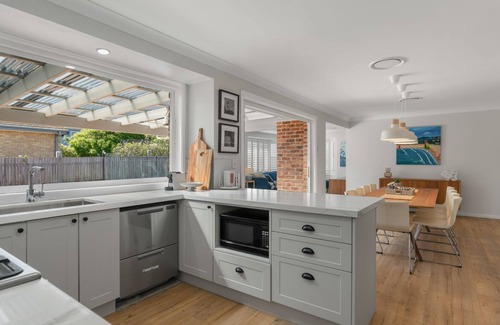 Culburra Beach House | Serene - Pet Friendly with Swimming Pool