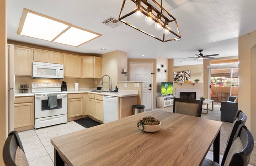 North Mountain Condo | Serene Phoenix Getaway: Private Gated Resort w/3 Heated Pools & Spa