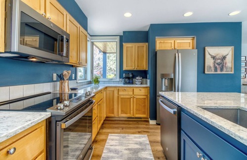 Redmond House | Serene & Relaxing Resort Retreat - 3 Golf Courses, 3 Pools, Pickleball