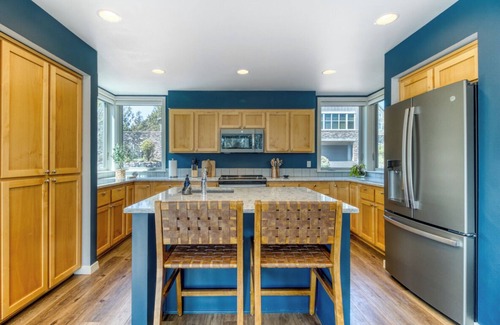 Redmond House | Serene & Relaxing Resort Retreat - 3 Golf Courses, 3 Pools, Pickleball