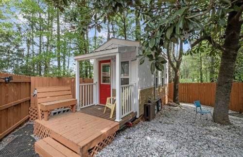 Roswell House | Serene Retreat House and Tiny house for 11