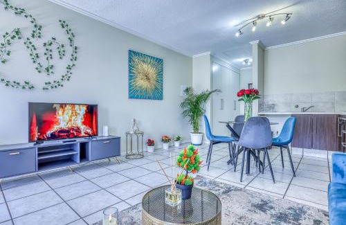 Lone Hill Apartment | Serene Retreat on Sandton