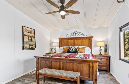 Williams House | Serene Stay~Hot Tub~Grand Canyon~Route 66! On 1 Acre!