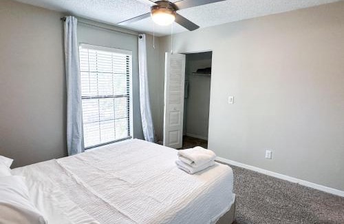 University House | Serene Townhouse near Moffitt, Advent, & USF