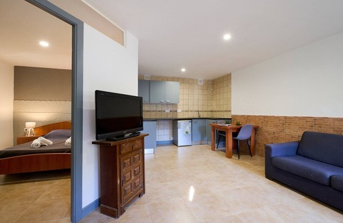 Lloret Blau Villa | Serene villa with yard in Lloret de Mar