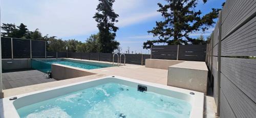Nea Iraklia House | Serene villas halkidiki - Superior