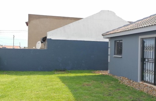 Greater Johannesburg Metropolitan Area Bed & Breakfast | Serenity Airb&b Protea Glen