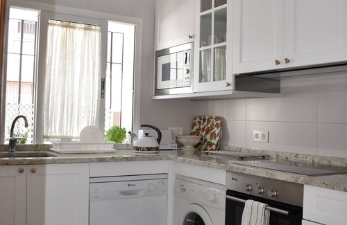 Conil de la Frontera City Center Ski Chalet | Serenity & Comfort Steps From the Beach: Modern Chalet in La Atalaya, Cádiz