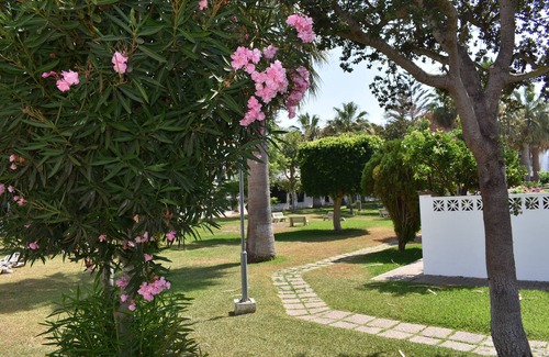 Conil de la Frontera City Center Ski Chalet | Serenity & Comfort Steps From the Beach: Modern Chalet in La Atalaya, Cádiz