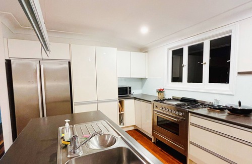 Kenmore House | Serenity Haven Villa Near Shopping Mall
