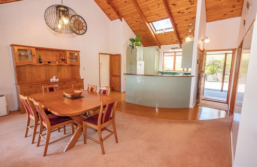 Mangonui House | Serenity Hills - Mangonui Holiday Home