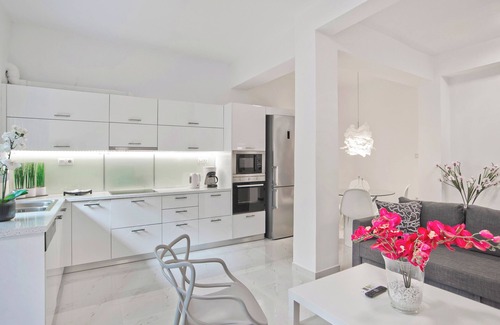 Nea Smirni Apartment | Serenity in the city - Stylish 1bd Garden Flat