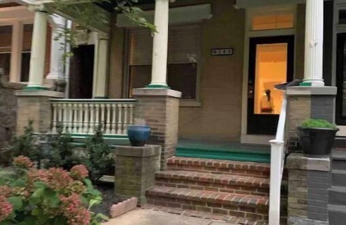 Lancaster House | SERENITY IN THE CITY - 5 BR College Ave by F & M