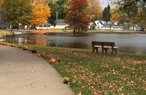 Edinboro House | Serenity Lakeside Cottage