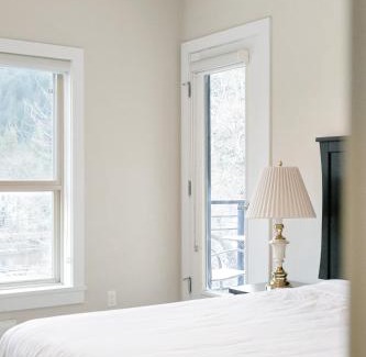 Harrison Hot Springs Apartment | Serenity Luxe 2BR unit in Harrison