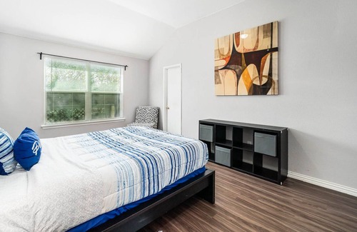 Oak Cliff House | Serenity Palace Near MC Hosp| I-20| I-35