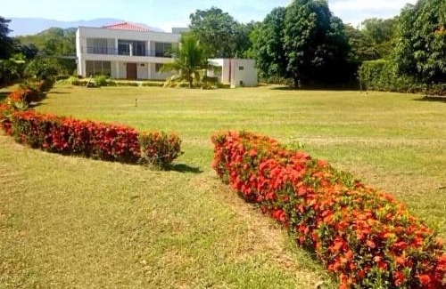 Sopetran House | Serenity Poolside Retreat in Santa Fe Villa Bonita