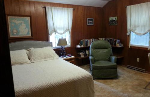 Honor House | Serenity