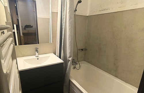 La Salle-les-Alpes Apartment | Serre Che 1st floor apartment 4pers. Pied de pistes, Shops nearby Aiglon Sud
