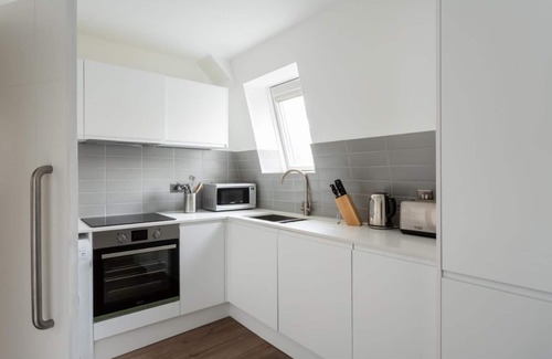 Pimlico Apartment | Serviced Apartment w/Ful Kitchen & Modern Layout | 10 Min to Victoria Station