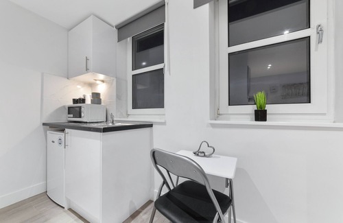 Penge Apartment | Serviced Ensuite Room Crystal Palace London Se20