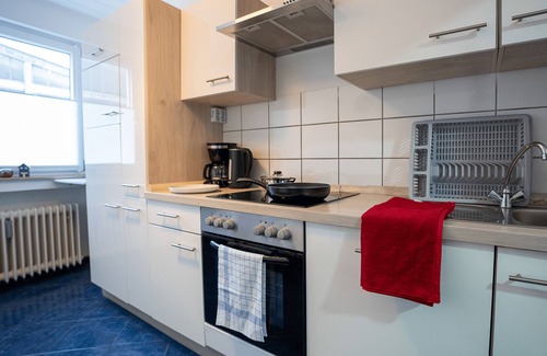 Alt-Rentfort Apartment | Serviceroom24 - Apartment 2 in Gladbeck WLAN - Smart-TV - 24-7 check-in