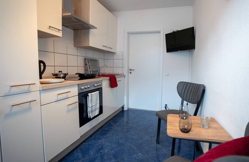 Alt-Rentfort Apartment | Serviceroom24 - Apartment 2 in Gladbeck WLAN - Smart-TV - 24-7 check-in