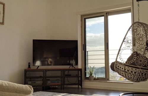 Santana House | Sesimbra 3BDR Apartment W/Terrace by LovelyStay