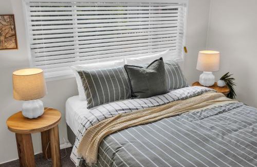 Broadwater House | Settlers Cottage and Settle Inn