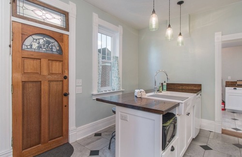 Panguitch House | Seven Gables 5 bedroom /4 bathroom sleeps 14 in beds