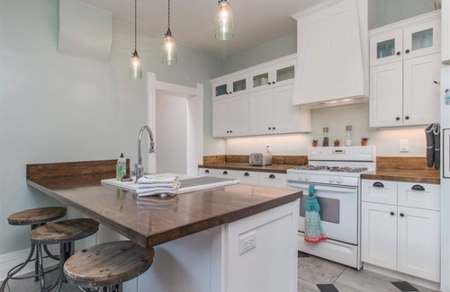 Panguitch House | Seven Gables 5 bedroom /4 bathroom sleeps 14 in beds