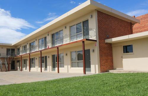 Mildura Central Business District Hotel | Seven Pines Motor Inn