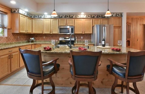 Seven Springs Condo | Seven Springs 4 BR Premium Condo, Sleeps 9 by RedAwning