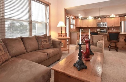 Seven Springs Condo | Seven Springs 4 BR Premium Condo, Sleeps 9 by RedAwning