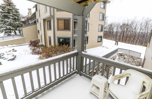 Champion Condo | Seven Springs Stoneridge 3 Bedroom Standard Condo, Mountain Views! by RedAwning